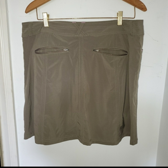 LL Bean skort - Picture 2 of 4